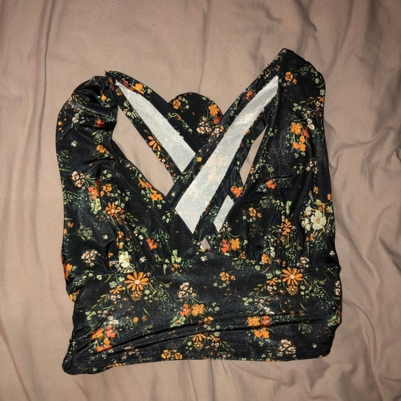 Uo low cut top - Picture 4 of 4